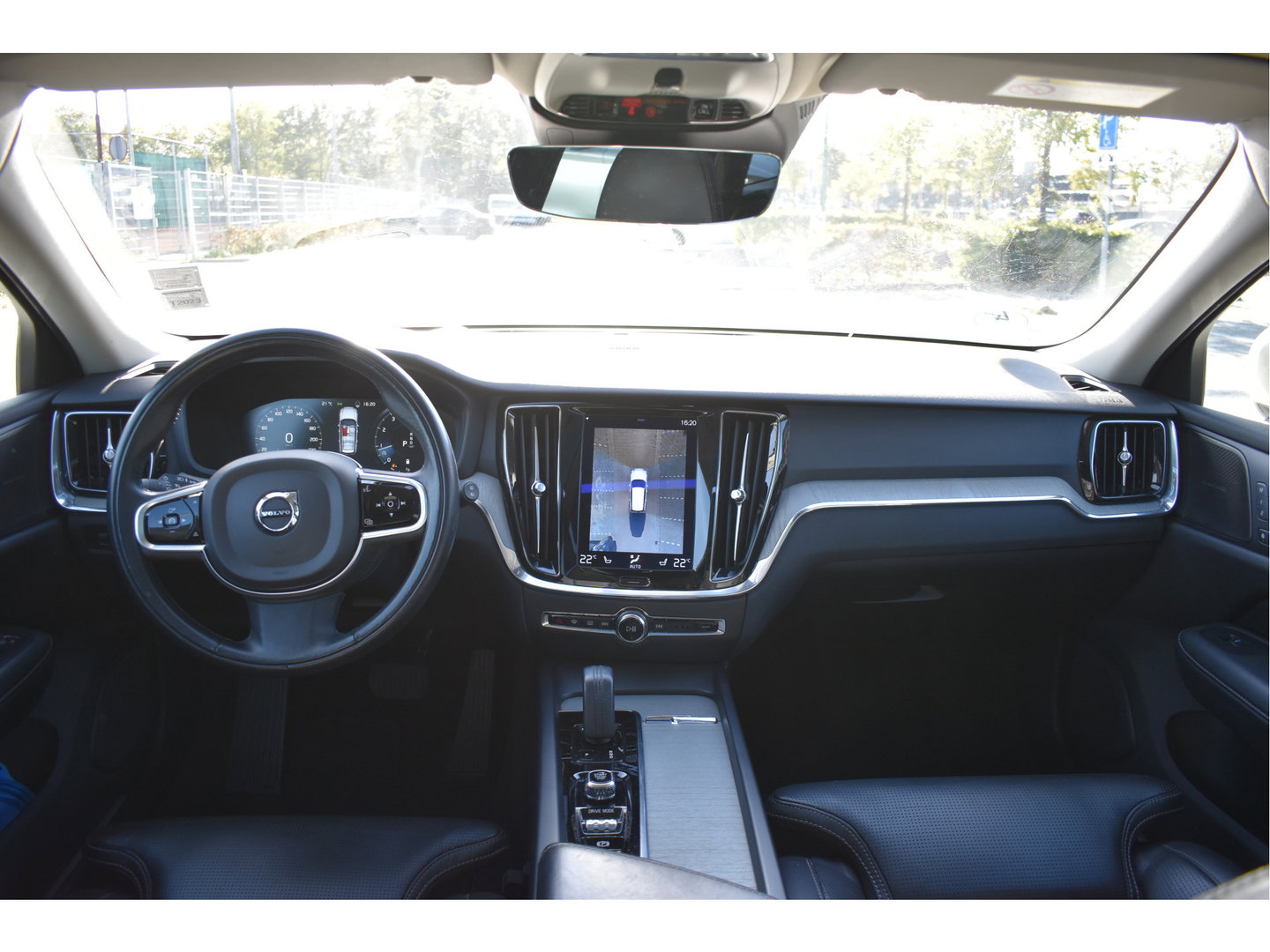 Volvo V60 Cross Country 2.0 B5 AWD Pro 265 pk Lounge Pack | NL-Auto | HUD | Elekt.trekhaak | Stoelverkoeling | Harman/Kardon | 360 gr.camera | Pano | Vol