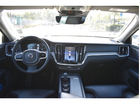 Volvo V60 Cross Country 2.0 B5 AWD Pro 265 pk Lounge Pack | NL-Auto | HUD | Elekt.trekhaak | Stoelverkoeling | Harman/Kardon | 360 gr.camera | Pano | Vol