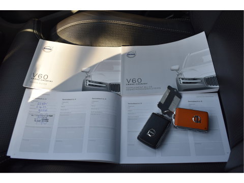 Volvo V60 Cross Country 2.0 B5 AWD Pro 265 pk Lounge Pack | NL-Auto | HUD | Elekt.trekhaak | Stoelverkoeling | Harman/Kardon | 360 gr.camera | Pano | Vol