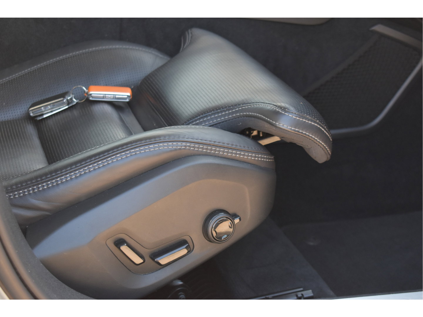 Volvo V60 Cross Country 2.0 B5 AWD Pro 265 pk Lounge Pack | NL-Auto | HUD | Elekt.trekhaak | Stoelverkoeling | Harman/Kardon | 360 gr.camera | Pano | Vol