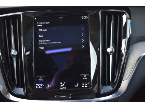 Volvo V60 Cross Country 2.0 B5 AWD Pro 265 pk Lounge Pack | NL-Auto | HUD | Elekt.trekhaak | Stoelverkoeling | Harman/Kardon | 360 gr.camera | Pano | Vol