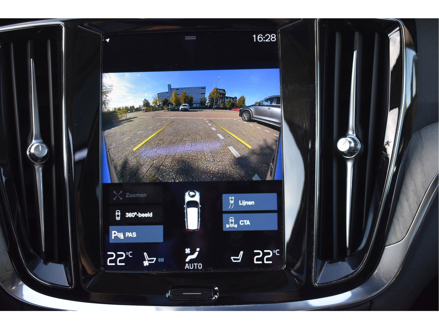 Volvo V60 Cross Country 2.0 B5 AWD Pro 265 pk Lounge Pack | NL-Auto | HUD | Elekt.trekhaak | Stoelverkoeling | Harman/Kardon | 360 gr.camera | Pano | Vol