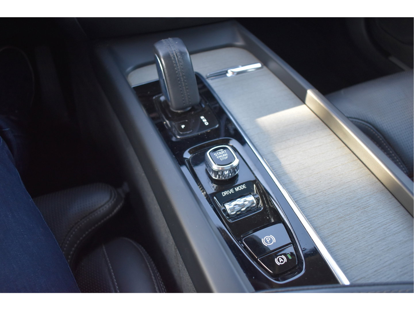 Volvo V60 Cross Country 2.0 B5 AWD Pro 265 pk Lounge Pack | NL-Auto | HUD | Elekt.trekhaak | Stoelverkoeling | Harman/Kardon | 360 gr.camera | Pano | Vol