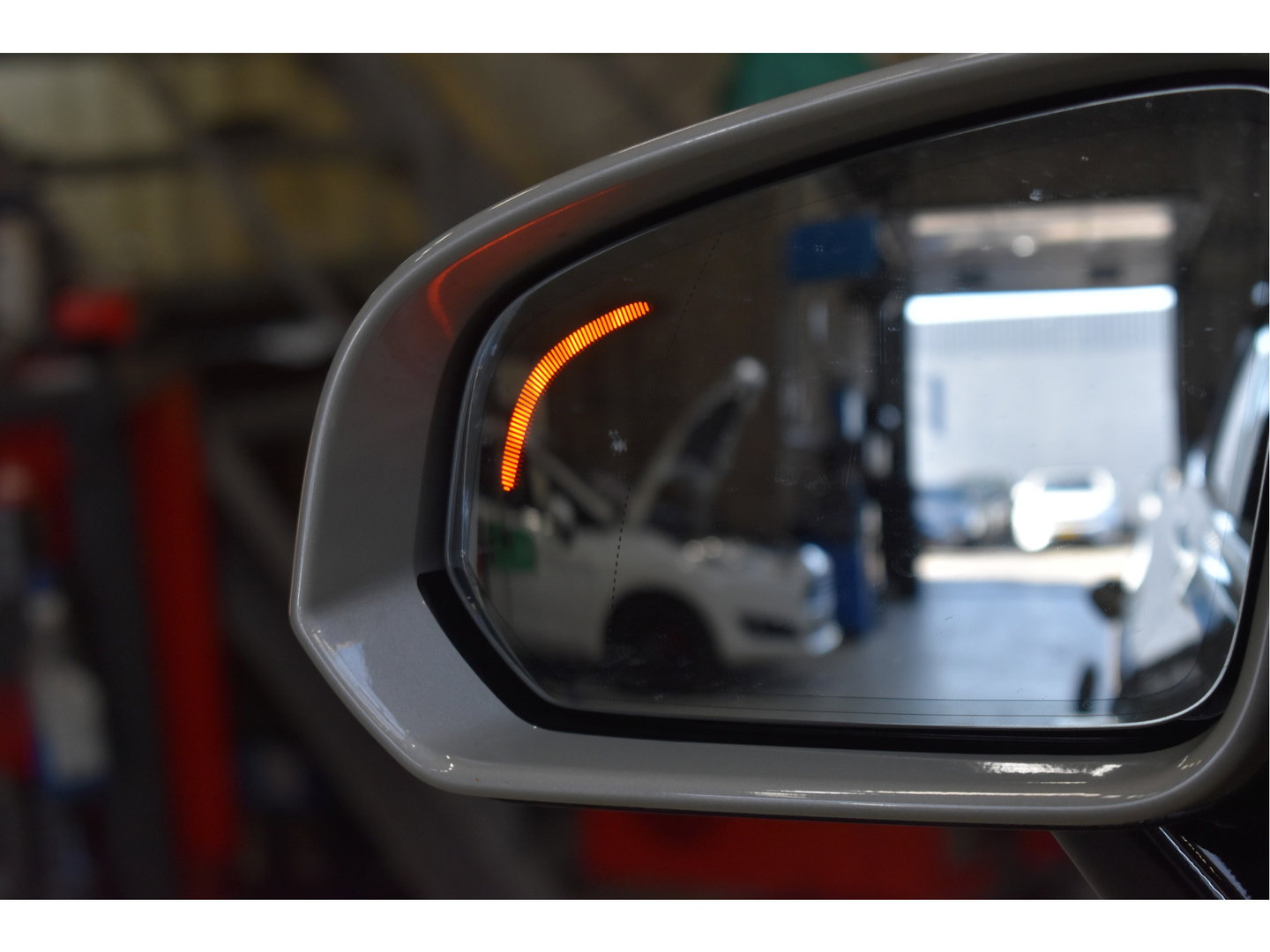 Volvo V60 Cross Country 2.0 B5 AWD Pro 265 pk Lounge Pack | NL-Auto | HUD | Elekt.trekhaak | Stoelverkoeling | Harman/Kardon | 360 gr.camera | Pano | Vol