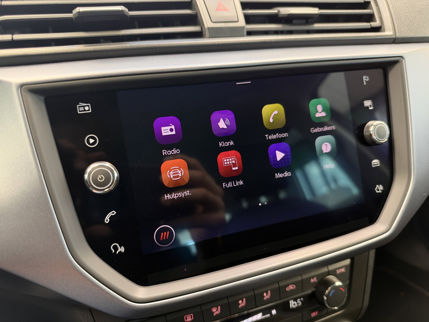 SEAT Arona 1.0 TSI Style Business Intense Plus Cruise/Climate Automaat Trekhaak NAP!