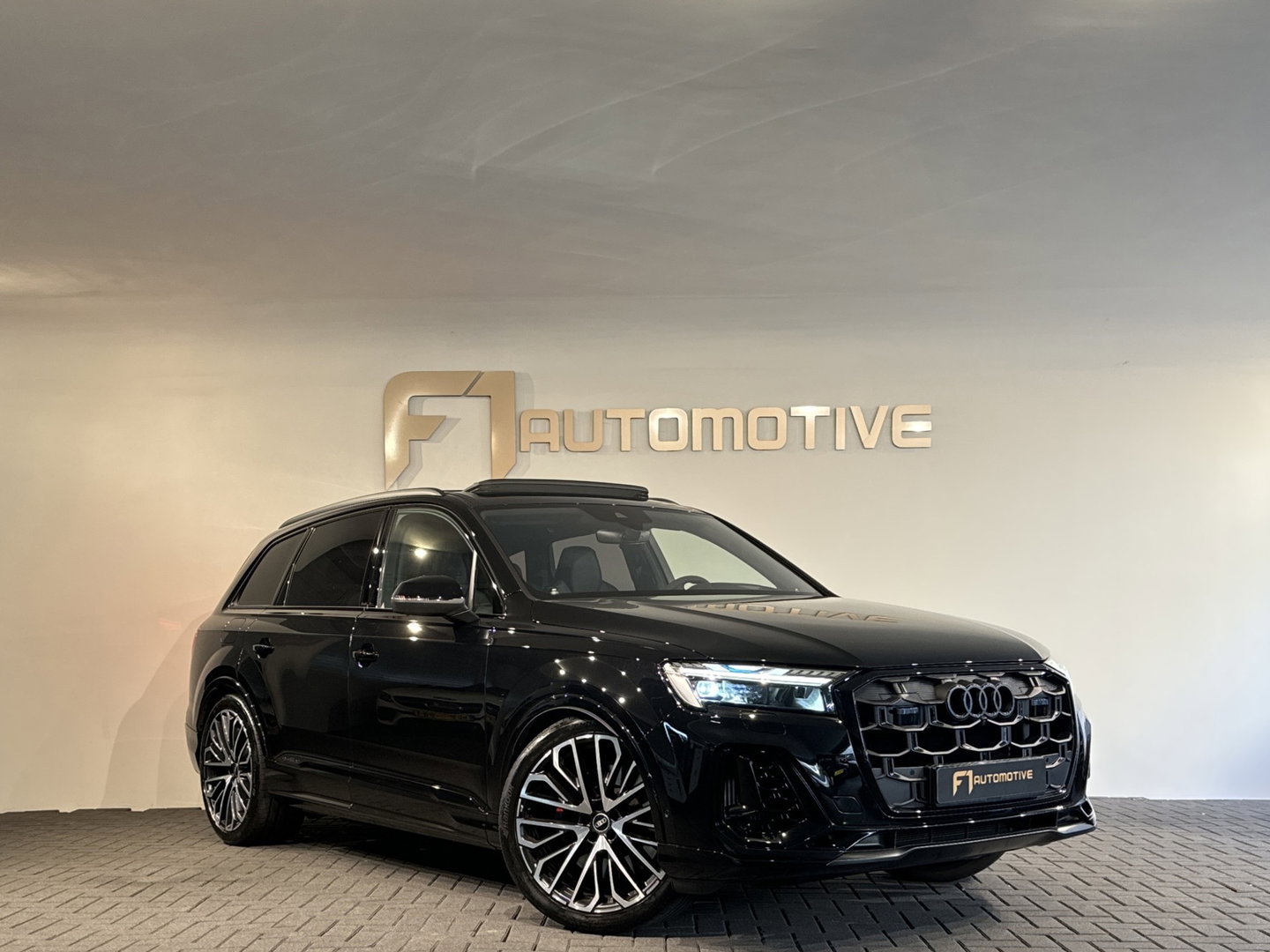 Audi Q7 4.0 TFSI SQ7 quattro 7p Pano|4-Wielsturing|Softclose|Massage