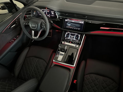 Audi Q7 4.0 TFSI SQ7 quattro 7p Pano|4-Wielsturing|Softclose|Massage