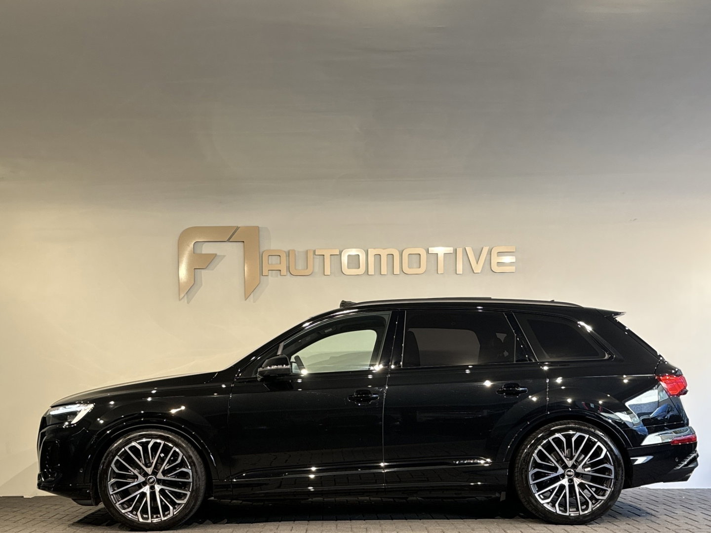Audi Q7 4.0 TFSI SQ7 quattro 7p Pano|4-Wielsturing|Softclose|Massage