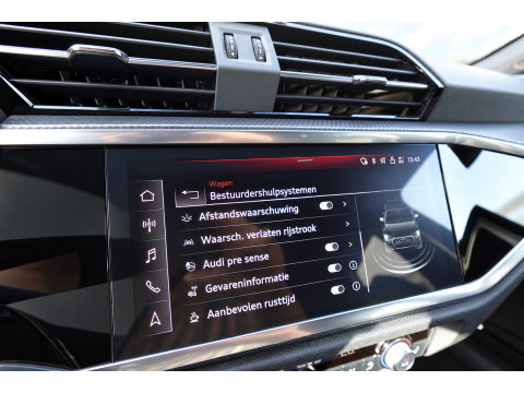 Audi Q3 Sportback 45 TFSI e S Edition PANO KEYLESS CAM