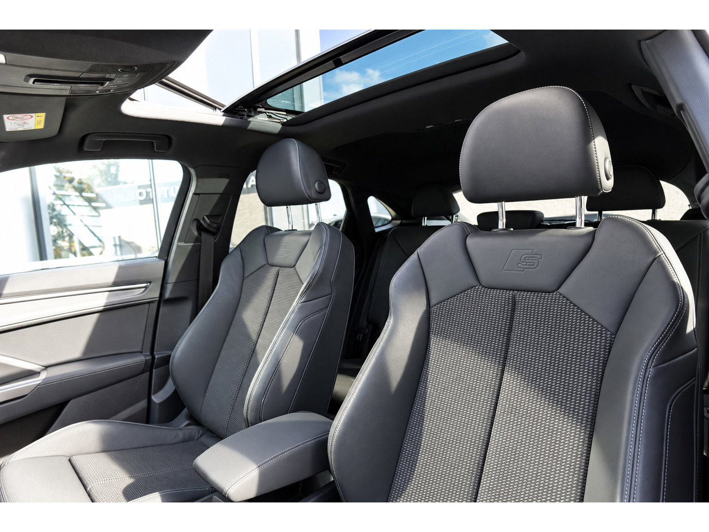 Audi Q3 Sportback 45 TFSI e S Edition PANO KEYLESS CAM