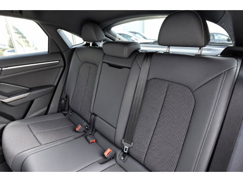 Audi Q3 Sportback 45 TFSI e S Edition PANO KEYLESS CAM