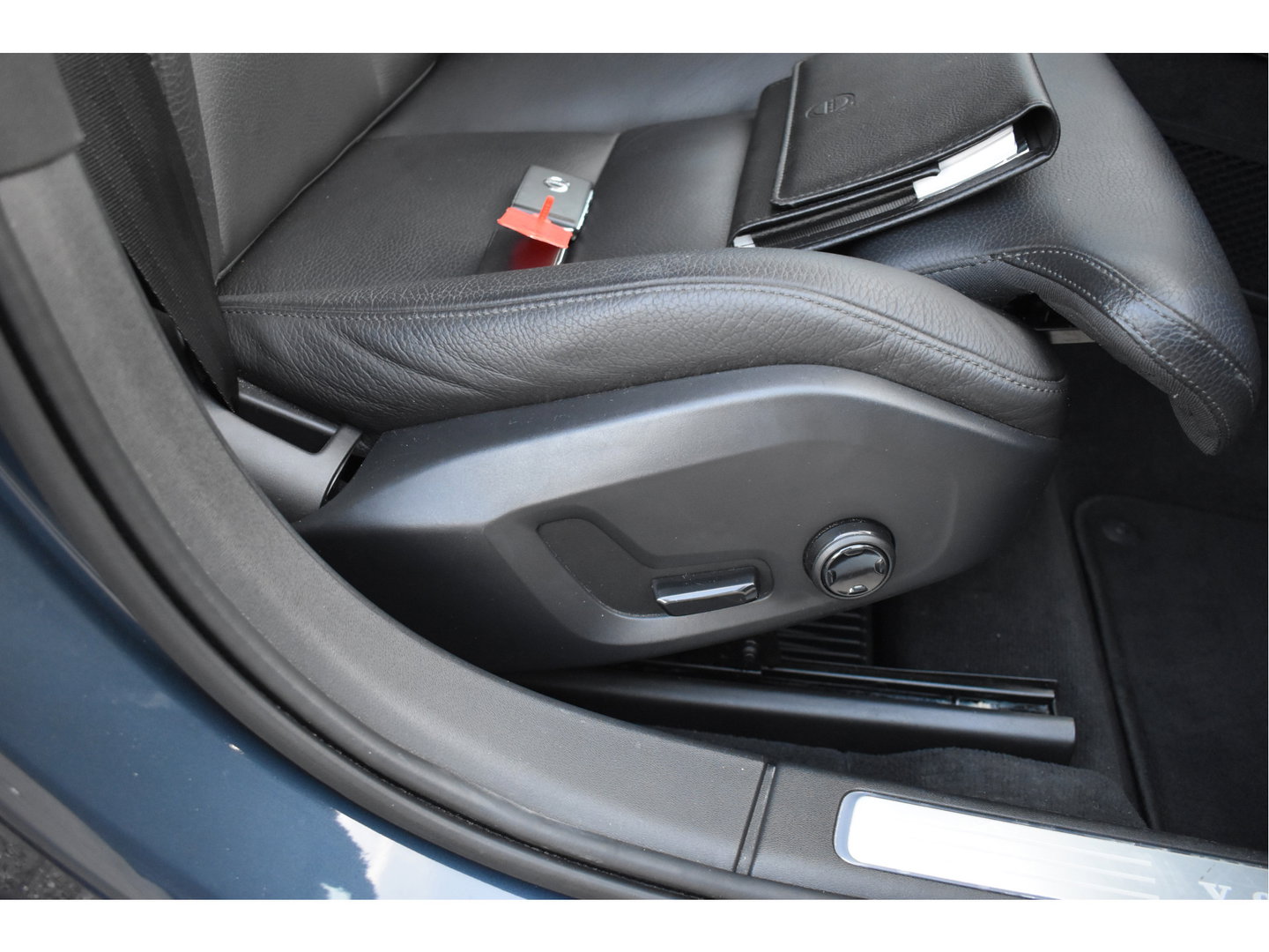 Volvo V90 2.0 T4 Momentum ,ORGINEEL NEDERLANDSE AUTO , BOEKJES,NAP EN ONDERHOUDSHISTORIE