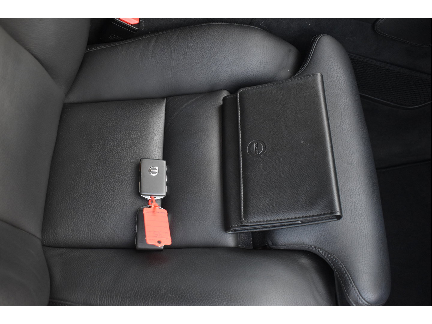Volvo V90 2.0 T4 Momentum ,ORGINEEL NEDERLANDSE AUTO , BOEKJES,NAP EN ONDERHOUDSHISTORIE