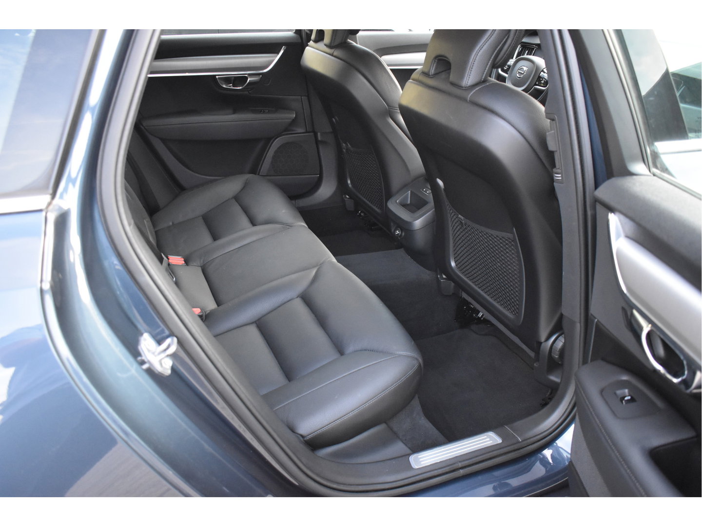 Volvo V90 2.0 T4 Momentum ,ORGINEEL NEDERLANDSE AUTO , BOEKJES,NAP EN ONDERHOUDSHISTORIE