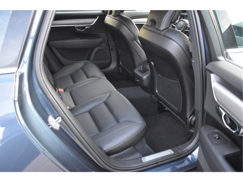 Volvo V90 2.0 T4 Momentum ,ORGINEEL NEDERLANDSE AUTO , BOEKJES,NAP EN ONDERHOUDSHISTORIE