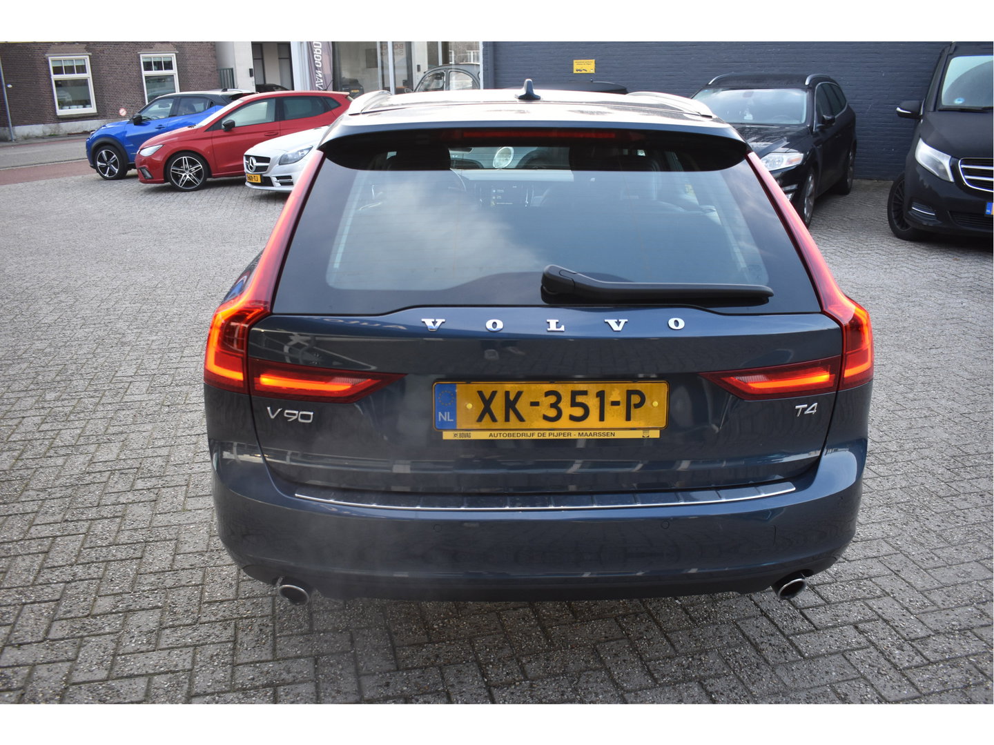 Volvo V90 2.0 T4 Momentum ,ORGINEEL NEDERLANDSE AUTO , BOEKJES,NAP EN ONDERHOUDSHISTORIE