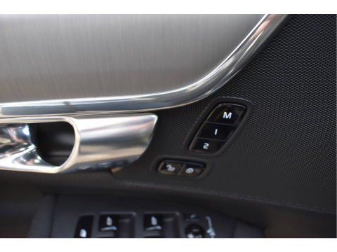Volvo V90 2.0 T4 Momentum ,ORGINEEL NEDERLANDSE AUTO , BOEKJES,NAP EN ONDERHOUDSHISTORIE