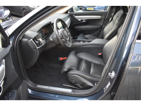 Volvo V90 2.0 T4 Momentum ,ORGINEEL NEDERLANDSE AUTO , BOEKJES,NAP EN ONDERHOUDSHISTORIE