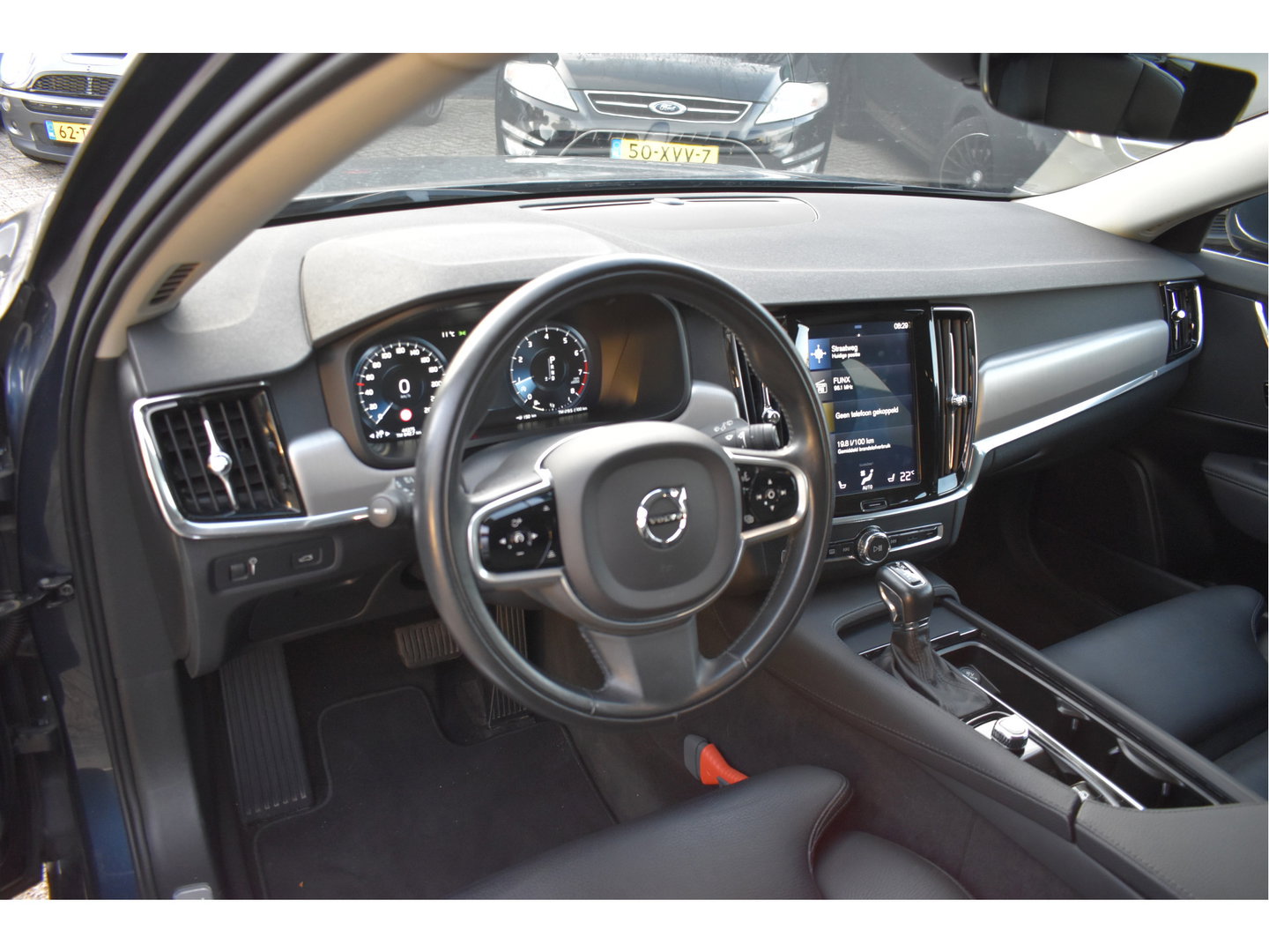 Volvo V90 2.0 T4 Momentum ,ORGINEEL NEDERLANDSE AUTO , BOEKJES,NAP EN ONDERHOUDSHISTORIE