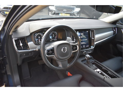 Volvo V90 2.0 T4 Momentum ,ORGINEEL NEDERLANDSE AUTO , BOEKJES,NAP EN ONDERHOUDSHISTORIE