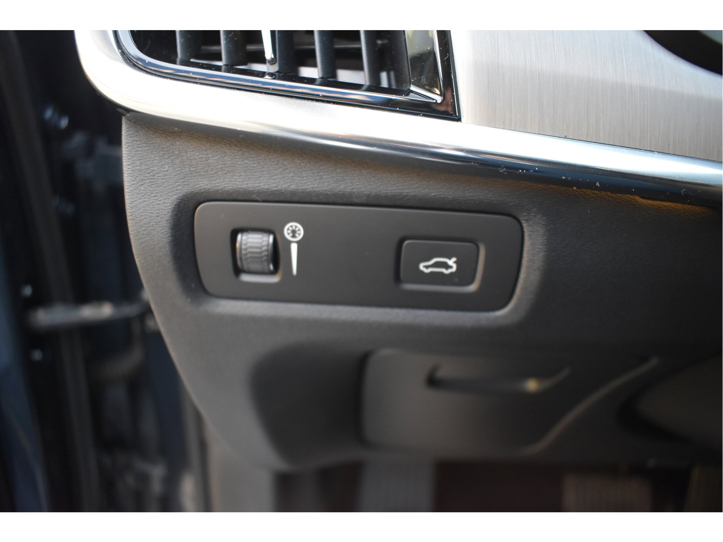 Volvo V90 2.0 T4 Momentum ,ORGINEEL NEDERLANDSE AUTO , BOEKJES,NAP EN ONDERHOUDSHISTORIE
