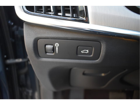 Volvo V90 2.0 T4 Momentum ,ORGINEEL NEDERLANDSE AUTO , BOEKJES,NAP EN ONDERHOUDSHISTORIE