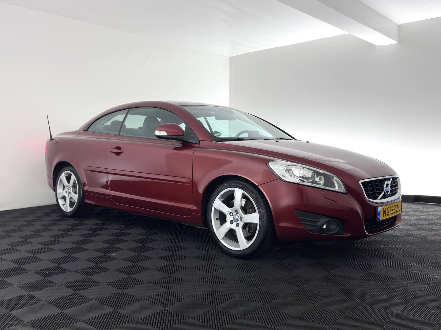 Volvo C70 Convertible 2.0 D4 Summum *LEATHER | BI-XENON | MEMORY-PACK | NAVI-FULLMAP | HEATED-COMFORTSEATS | ECC | PDC | CRUISE | 17''ALU*