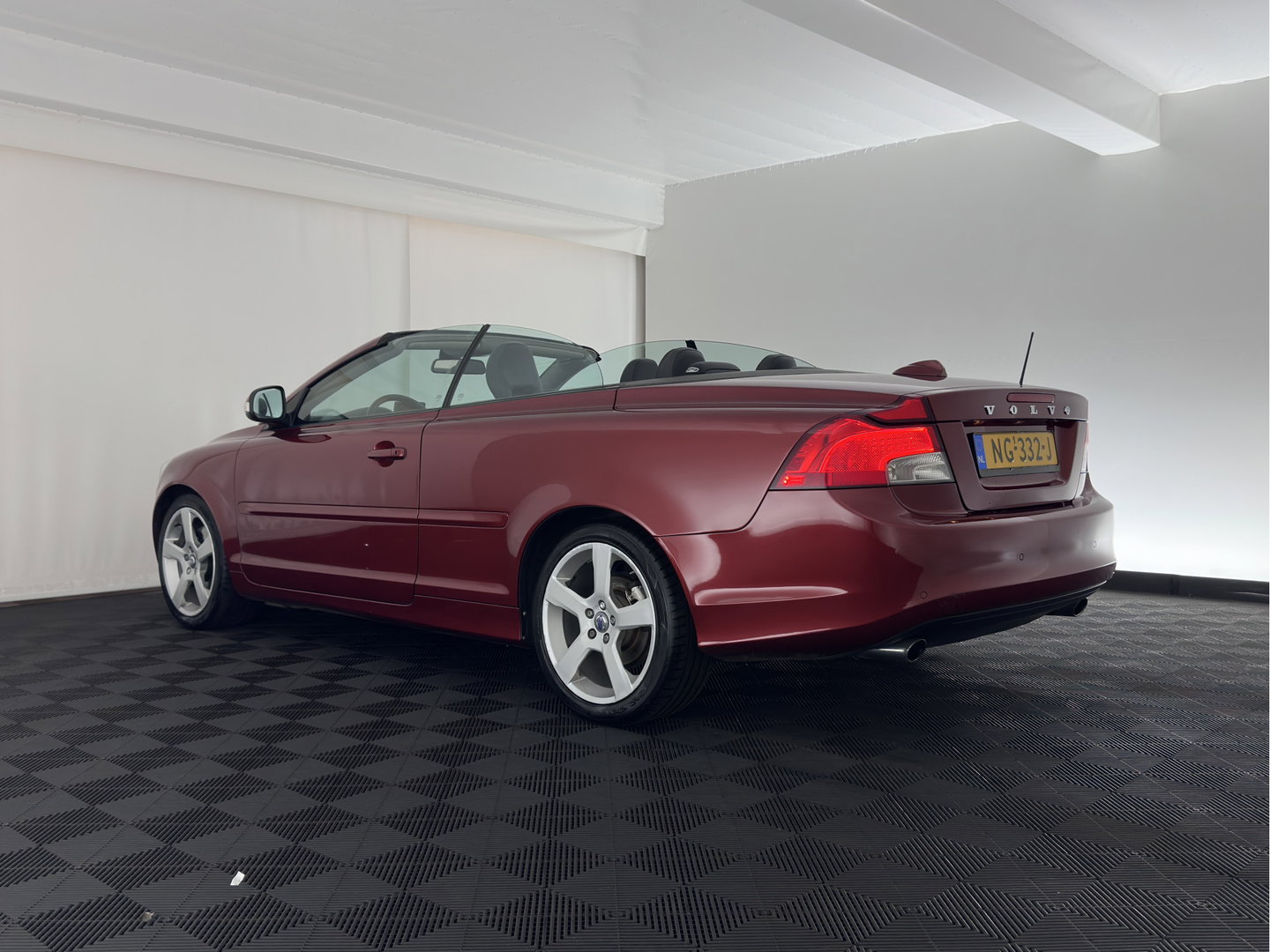 Volvo C70 Convertible 2.0 D4 Summum *LEATHER | BI-XENON | MEMORY-PACK | NAVI-FULLMAP | HEATED-COMFORTSEATS | ECC | PDC | CRUISE | 17''ALU*