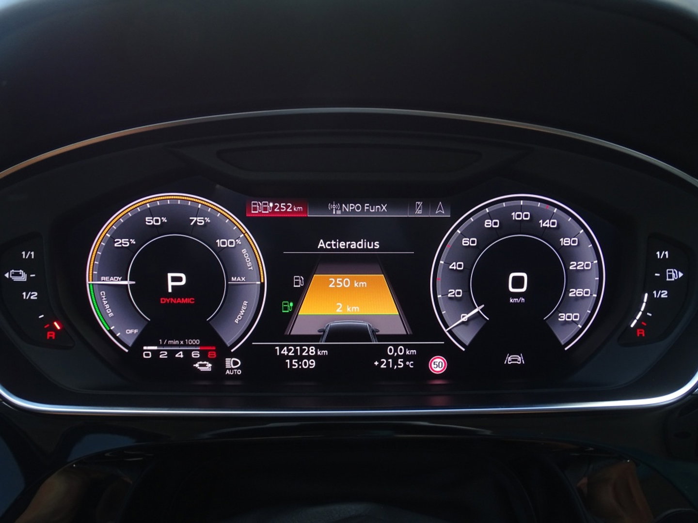 Audi A8 60 TFSie Lang 449PK S-line / B&O / TV's / Alcanatara / Softclose / Massage