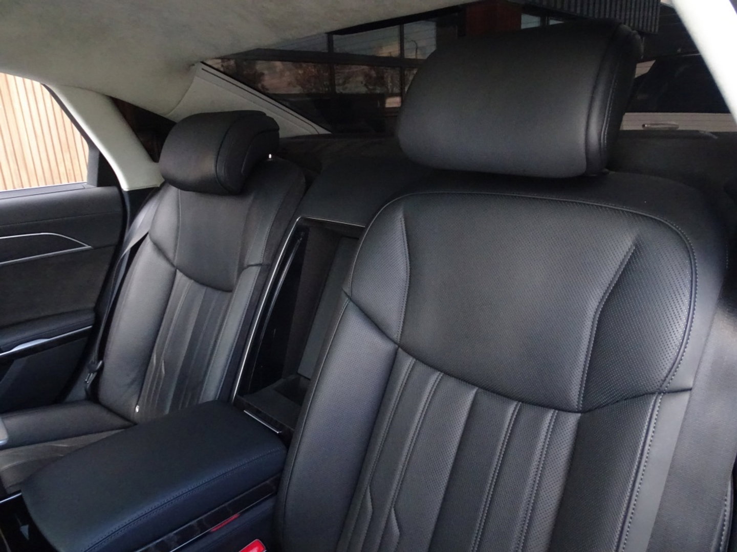 Audi A8 60 TFSie Lang 449PK S-line / B&O / TV's / Alcanatara / Softclose / Massage