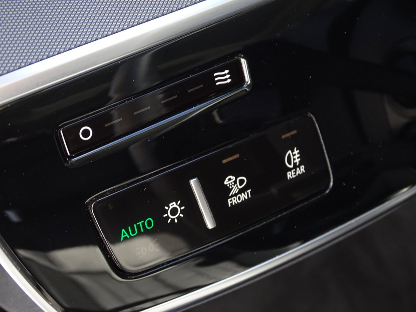 Audi A8 60 TFSie Lang 449PK S-line / B&O / TV's / alcanatara / softclose / massage / 360°