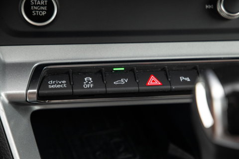 Audi Q3 45 TFSI e edition VIRTUAL COCKPIT / CRUISE CONTROLE / AIRCO / BRUIN LEER / PHEV
