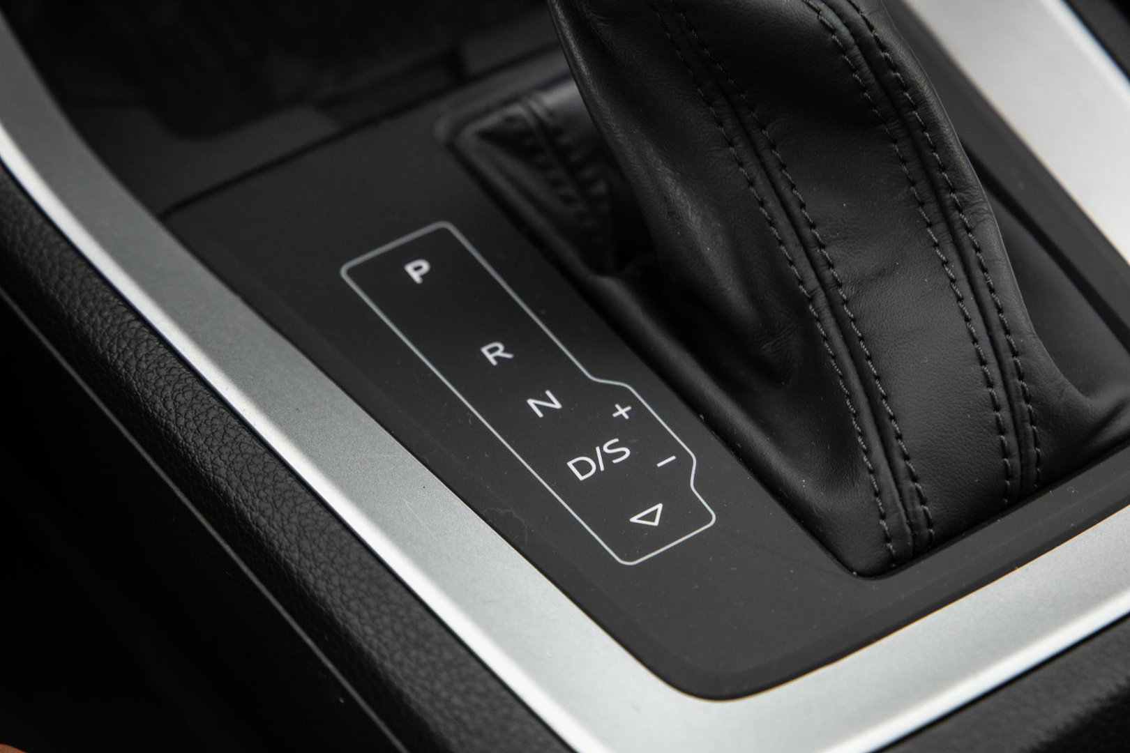Audi Q3 45 TFSI e edition VIRTUAL COCKPIT / CRUISE CONTROLE / AIRCO / BRUIN LEER / PHEV