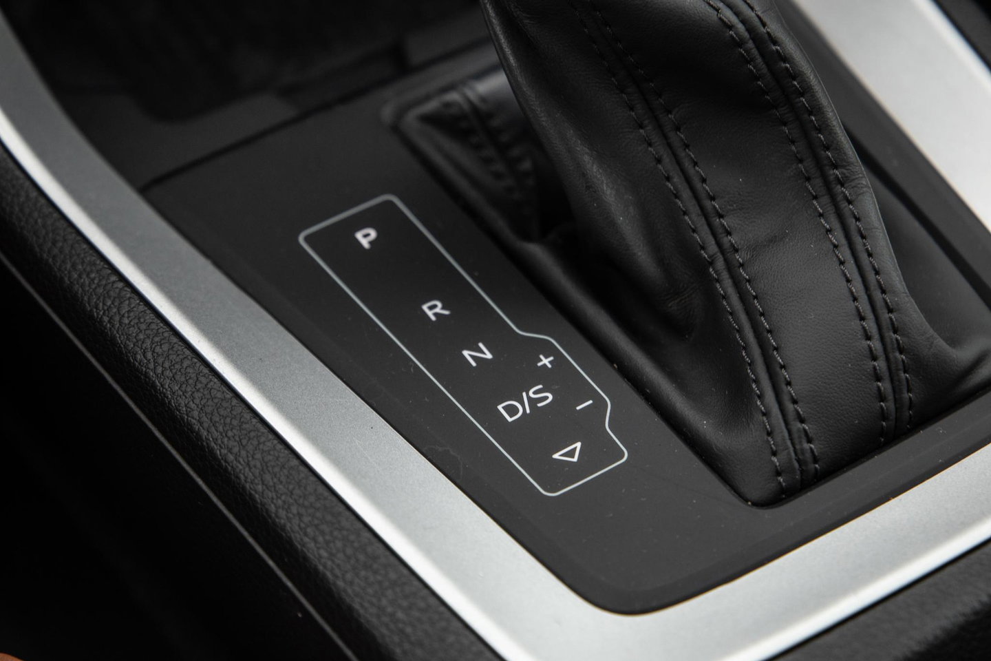 Audi Q3 45 TFSI e edition VIRTUAL COCKPIT / CRUISE CONTROLE / AIRCO / BRUIN LEER / PHEV