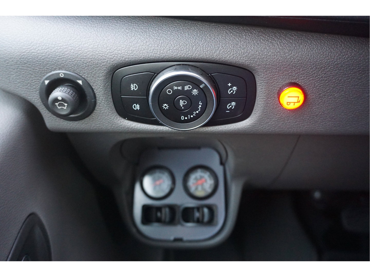 Ford Transit 350L 130PK L4 Bakwagen Automaat Navi, Camera, Luchtvering, Laadklep!! NR. G01*