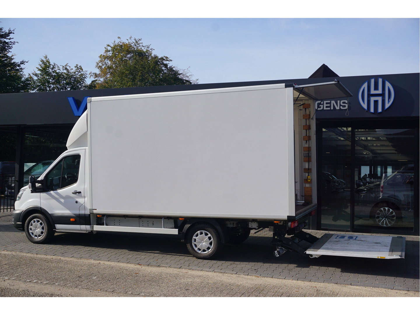 Ford Transit 350L 130PK L4 Bakwagen Automaat Navi, Camera, Luchtvering, Laadklep!! NR. G01*