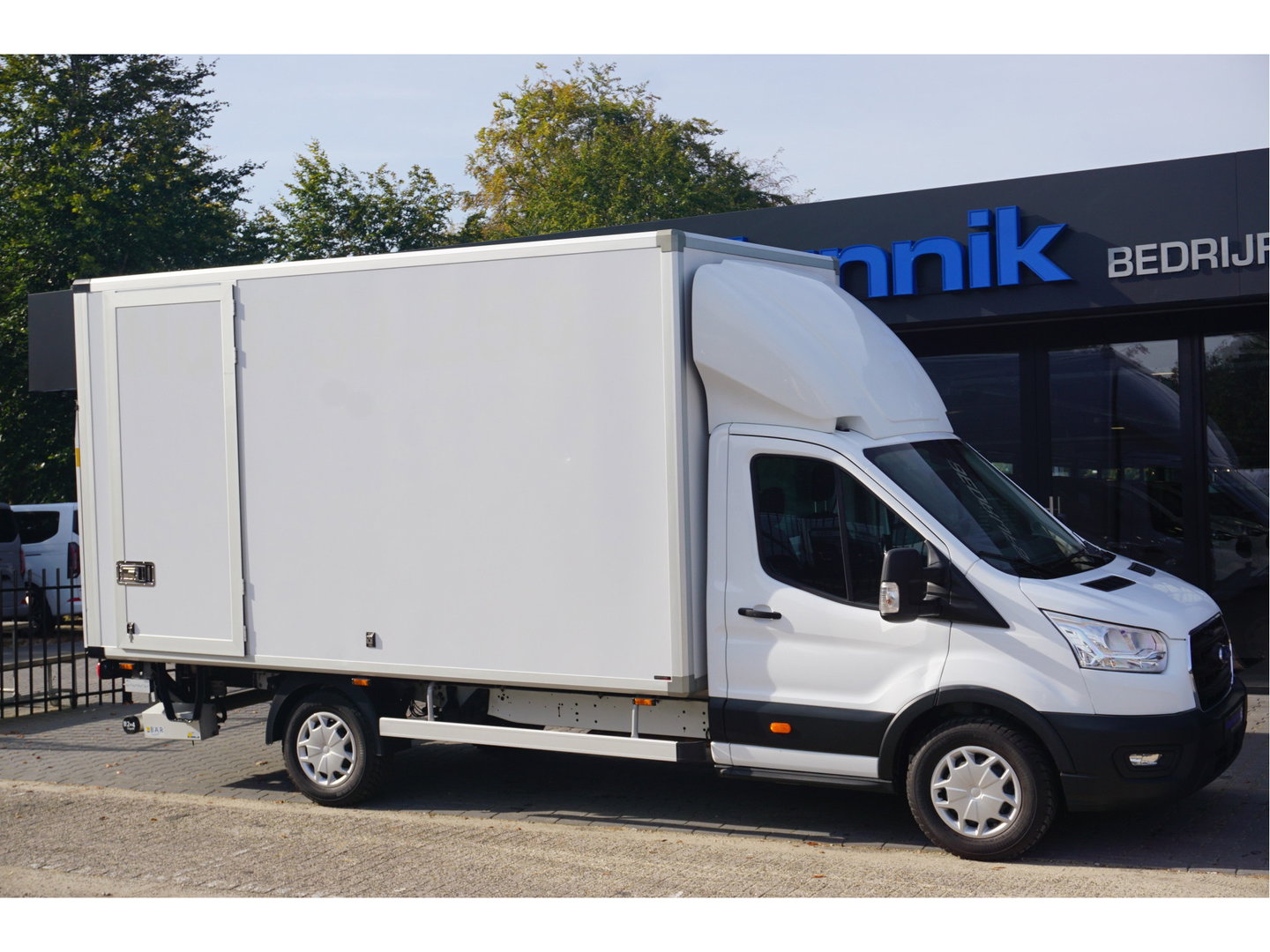 Ford Transit 350L 130PK L4 Bakwagen Automaat Navi, Camera, Luchtvering, Laadklep!! NR. G01*