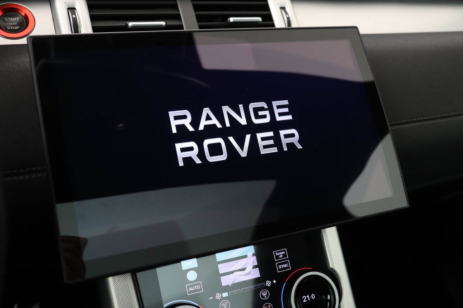Land Rover Range Rover Evoque Si4 Autobiography | Groot Scherm | Panoramadak | Black Pack | Head-Up | Memory | Stoel+Stuurverwarming | 20 Inch