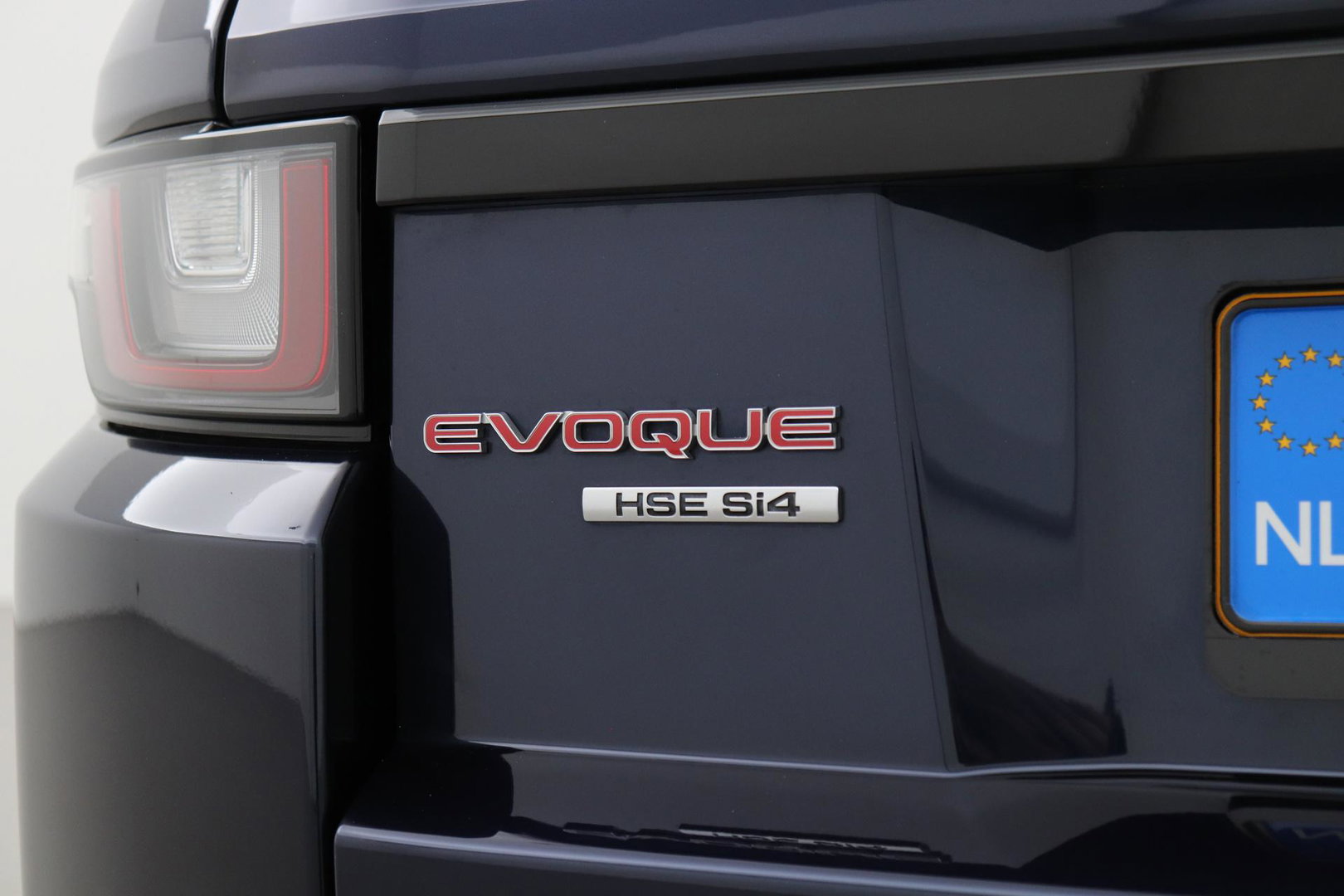 Land Rover Range Rover Evoque Si4 Autobiography | Groot Scherm | Panoramadak | Black Pack | Head-Up | Memory | Stoel+Stuurverwarming | 20 Inch