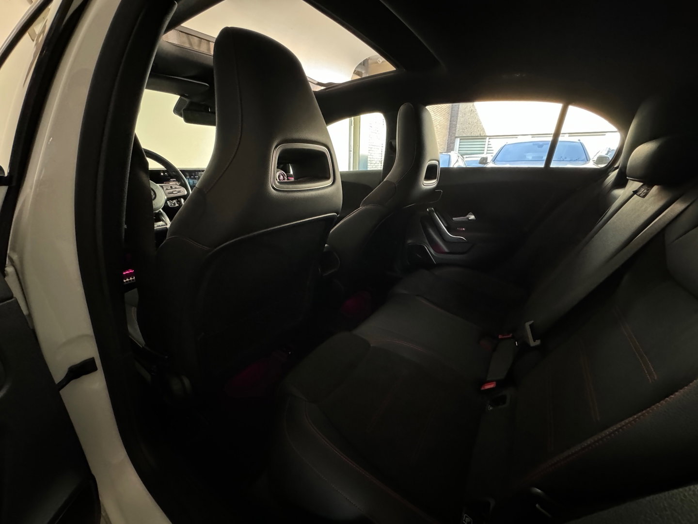 Mercedes-Benz A-Klasse 220 AMG Pano|Burmester|Cruise Control|Sfeer|Lane Assist
