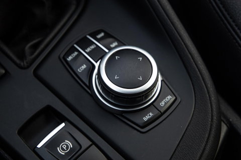 BMW X1 xDrive25e Executive BLACK LINE / CAMERA / CARPLAY / HEAD UP DISPLAY / LEDER / LED / CRUISE CONTROLE / STOELVERWARMING