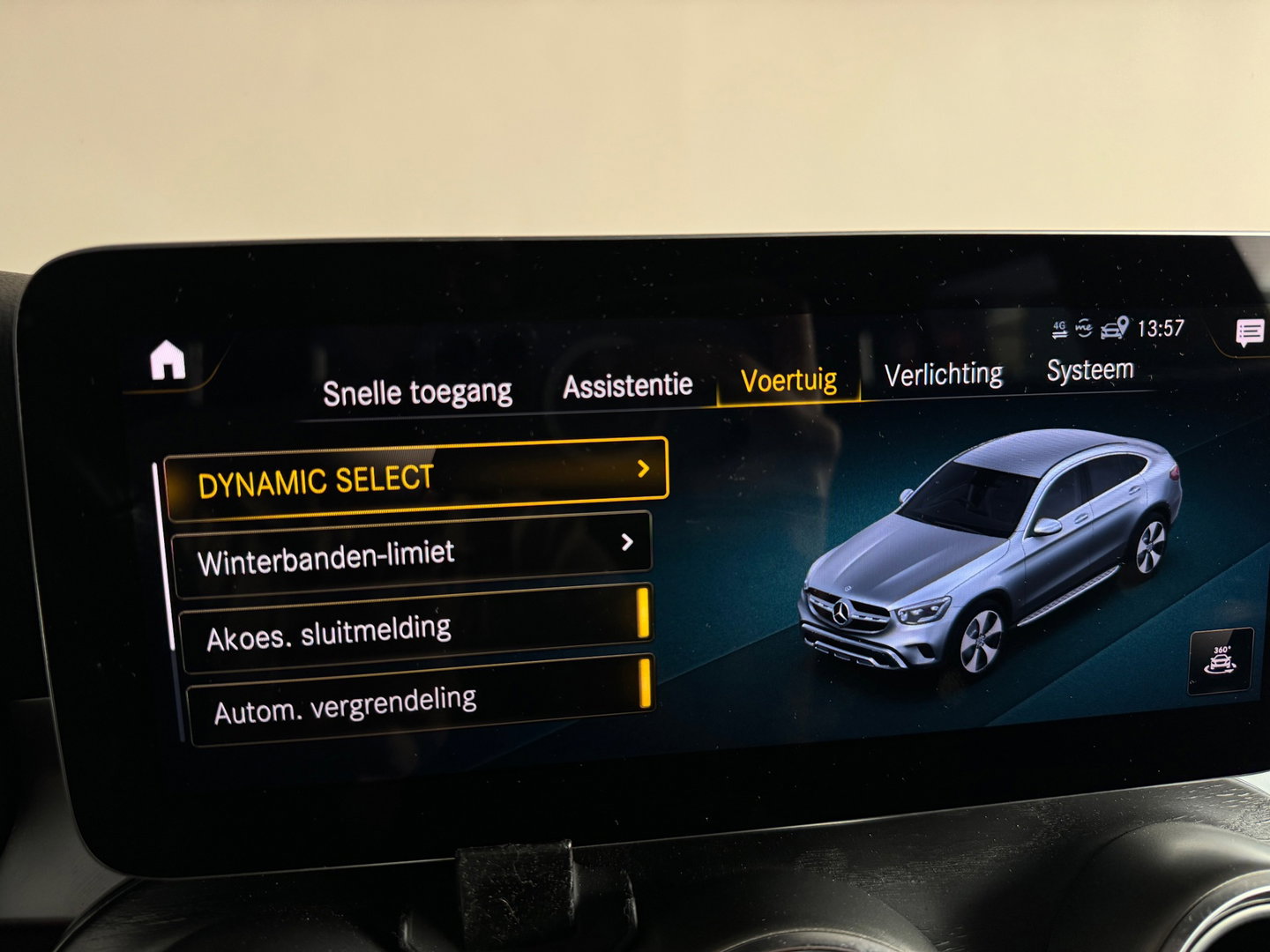 Mercedes-Benz GLC Coupé 300 4MATIC AMG Pano|ACC|Stoelverwarming|Camera