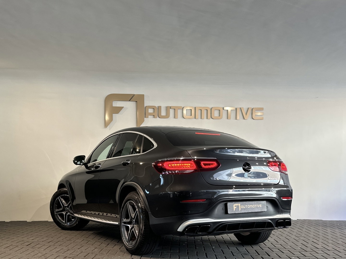 Mercedes-Benz GLC Coupé 300 4MATIC AMG Pano|ACC|Stoelverwarming|Camera
