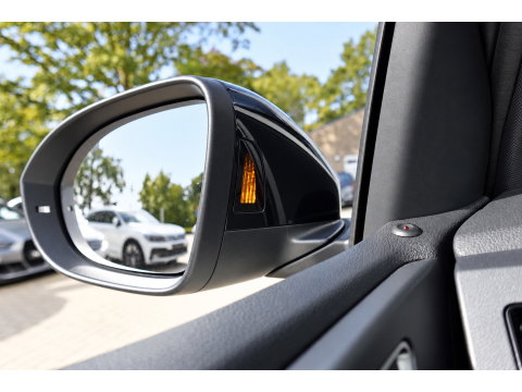 Volkswagen Taigo 1.5 TSI R-Line PANO KEYLESS CAM