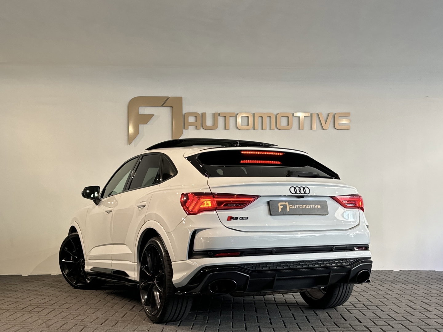Audi RSQ3 Sportback 2.5 TFSI Pano|B&O|360|Carbon|Keyless|Blindspot