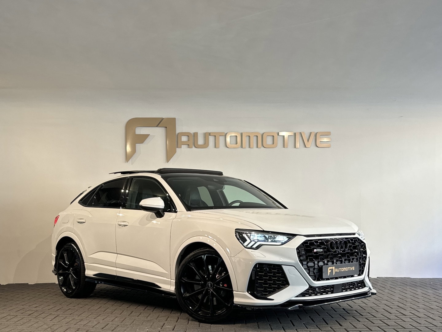Audi RSQ3 Sportback 2.5 TFSI Pano|B&O|360|Carbon|Keyless|Blindspot