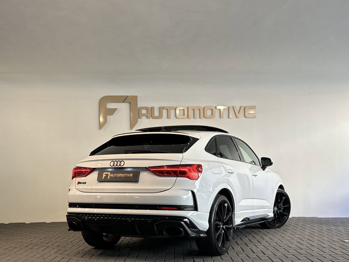 Audi RSQ3 Sportback 2.5 TFSI Pano|B&O|360|Carbon|Keyless|Blindspot