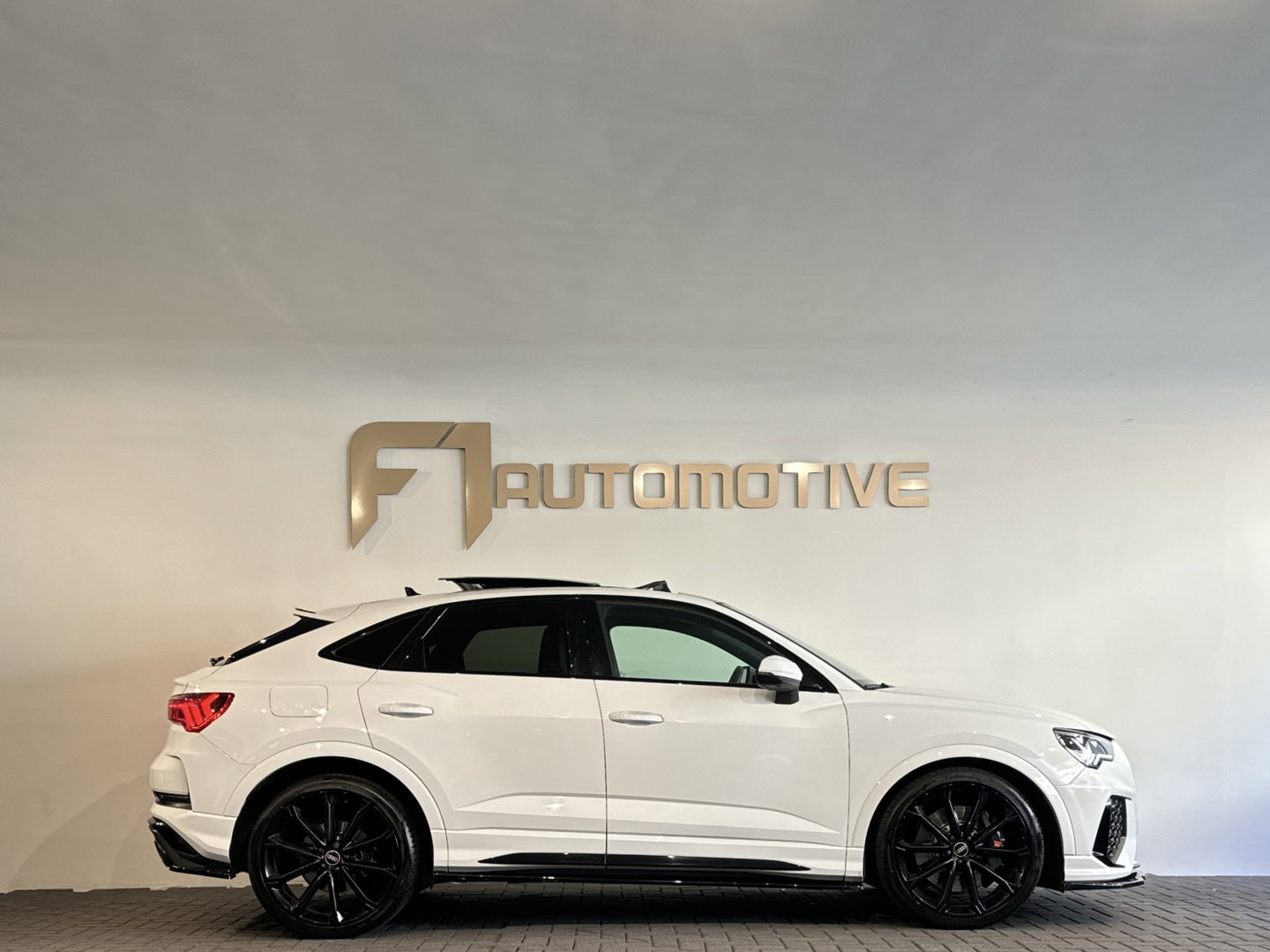 Audi RSQ3 Sportback 2.5 TFSI Pano|B&O|360|Carbon|Keyless|Blindspot