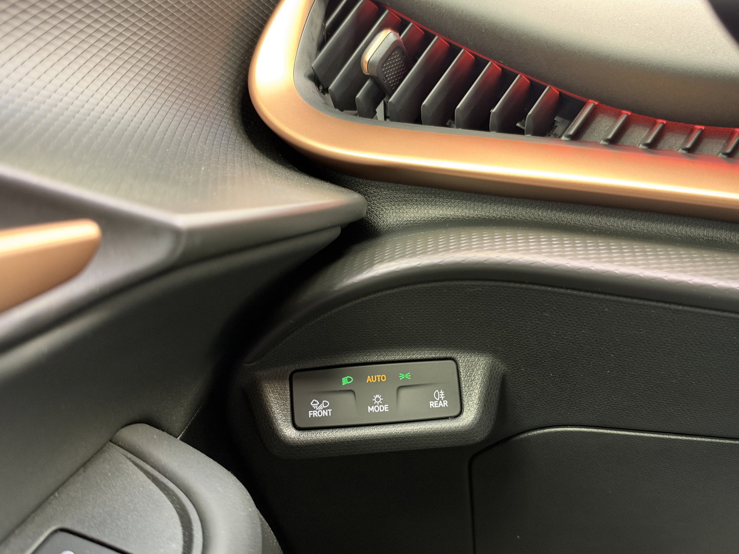 CUPRA Tavascan Essential 82 kWh ACC PDC Camera