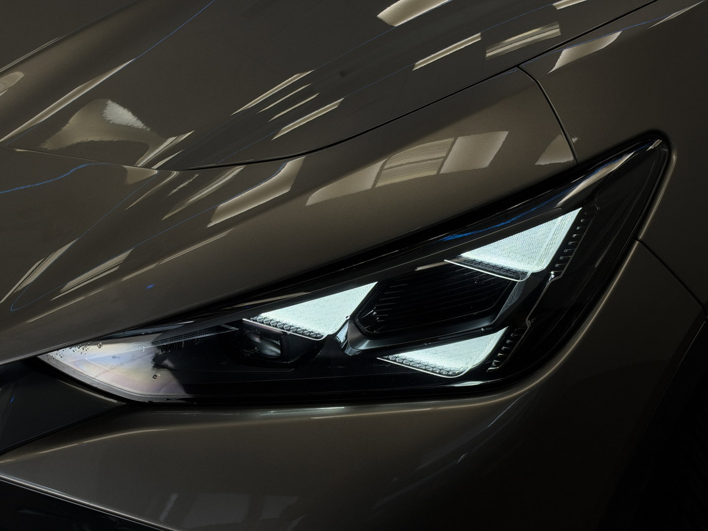 CUPRA Tavascan Essential 82 kWh ACC PDC Camera